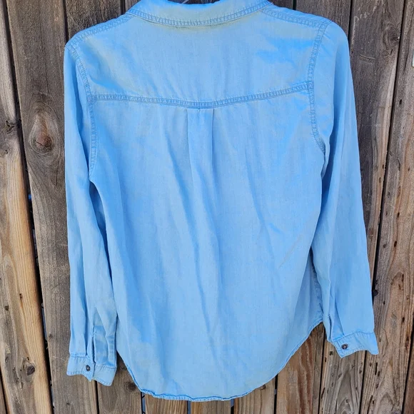 Love Tree Sky Blue Denim Shirt Womens Size M - Picture 11 of 16